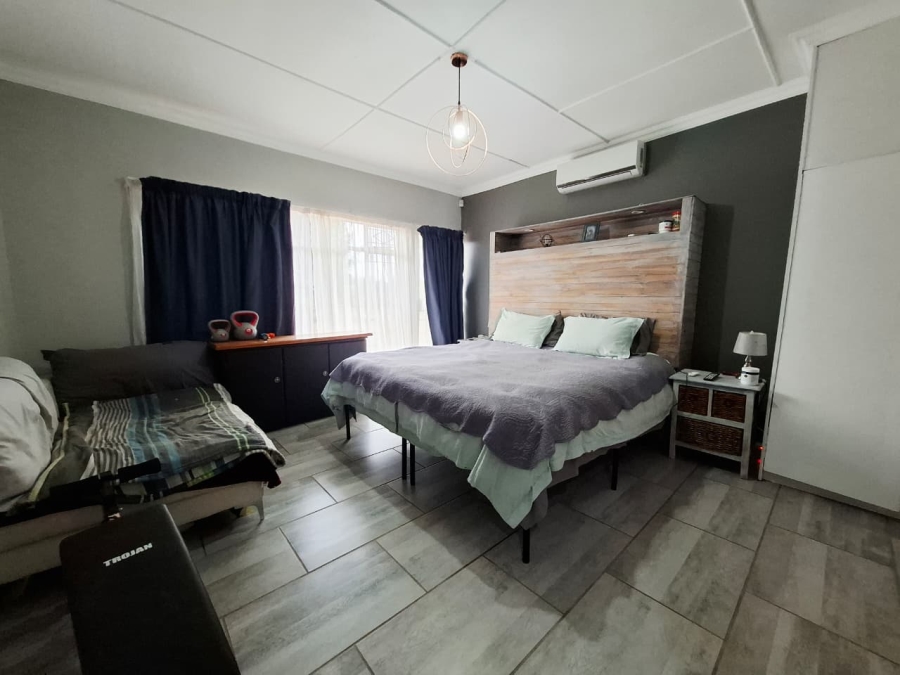4 Bedroom Property for Sale in Uitsig Free State